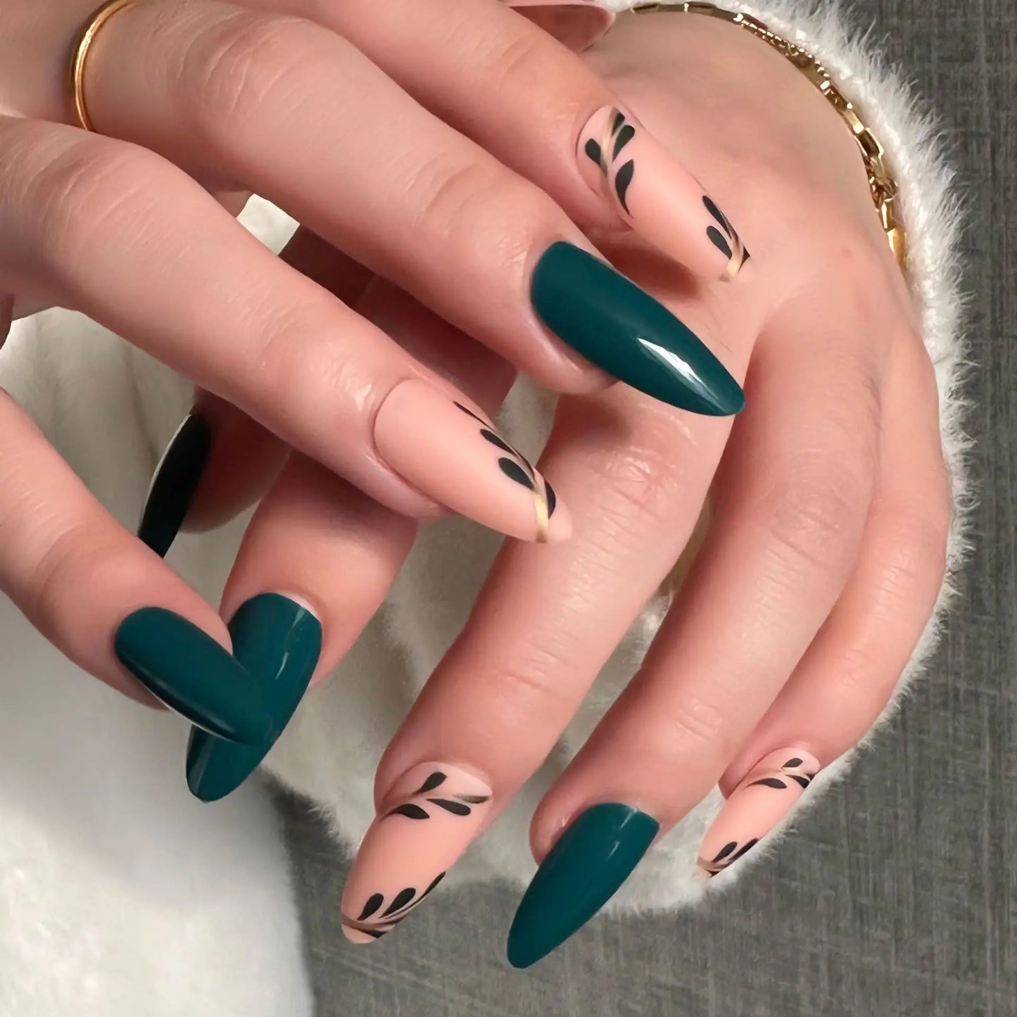 24pcs/box Women Long Almond Shaped False Nails Green Leaves Diy Fake Nail Artificial