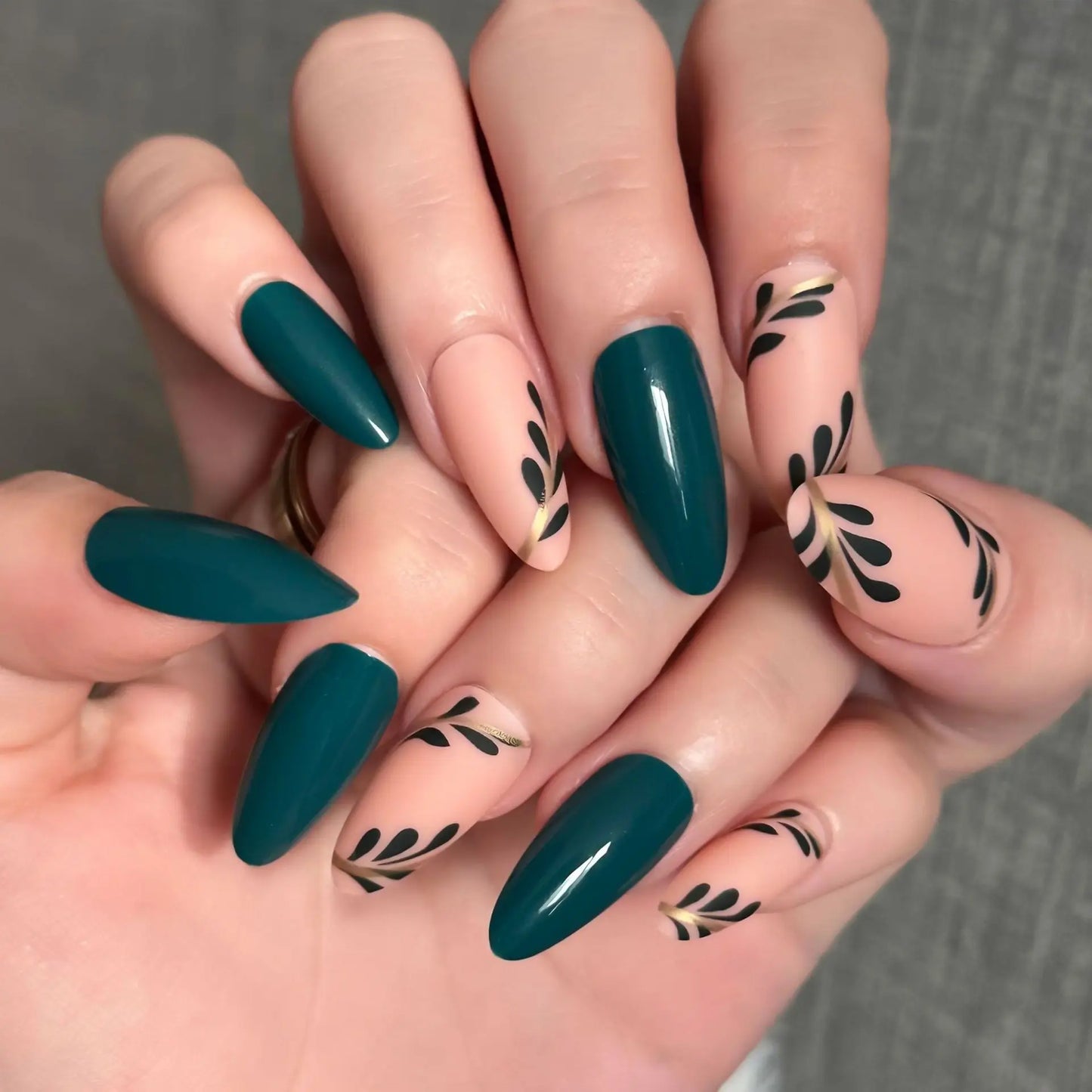 24pcs/box Women Long Almond Shaped False Nails Green Leaves Diy Fake Nail Artificial