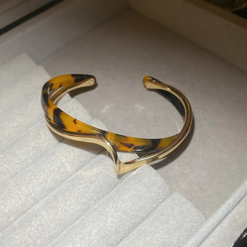 White Acrylic Bracelets Board Bend Metal Bangles Womens Hand Bracelets Geometric C- shaped