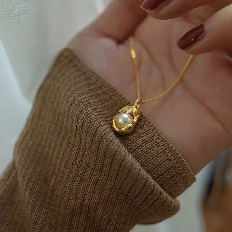 Fashion Inlaid Pearls Pendant Necklace for Women Luxury Design Stainless Steel Cuban Chain