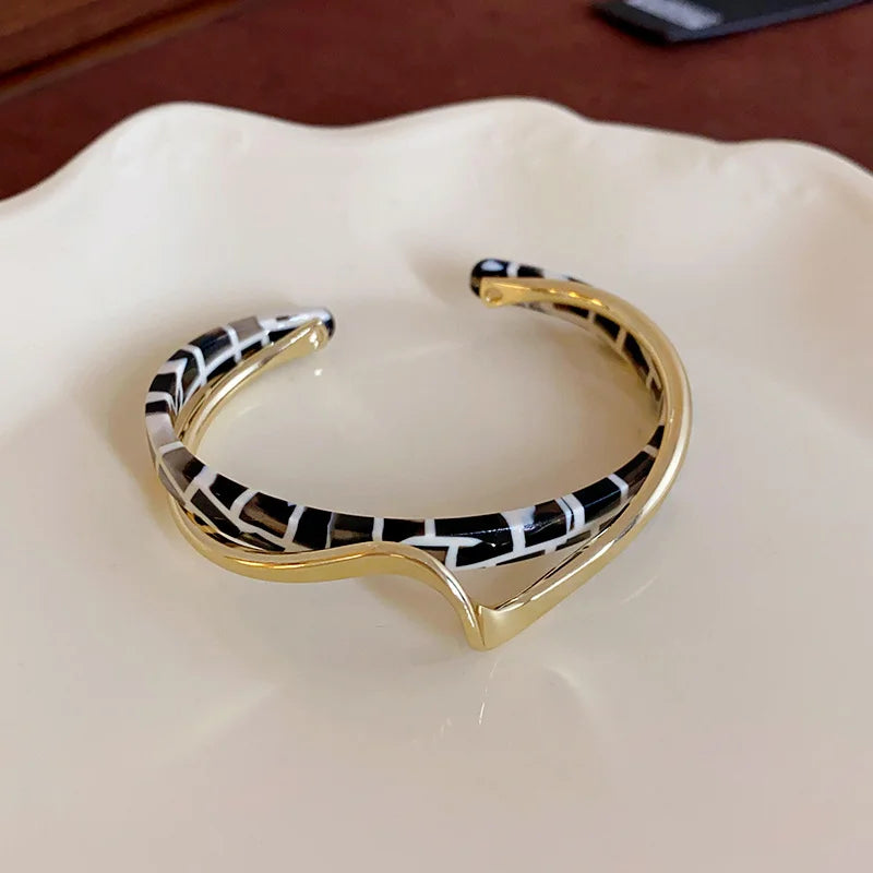 White Acrylic Bracelets Board Bend Metal Bangles Womens Hand Bracelets Geometric C- shaped