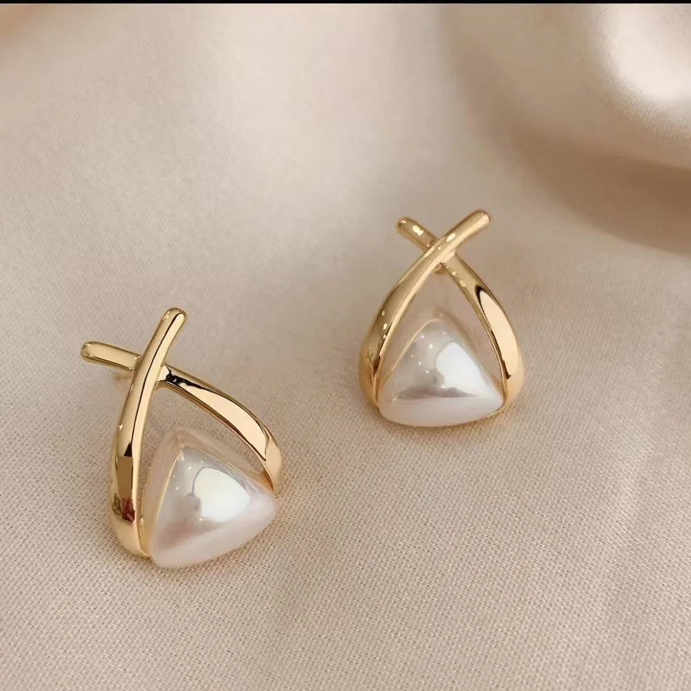 Imitation Pearl Earrings For Women Heart Round Stud Earrings Elegant Love Ear Stud Party
