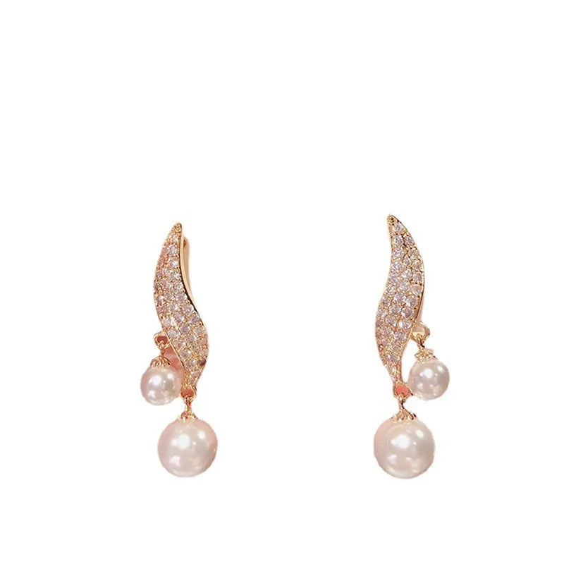 2023 New Classic Elegant Imitation Double Pearl Dangle Earrings For Women Crystal Long