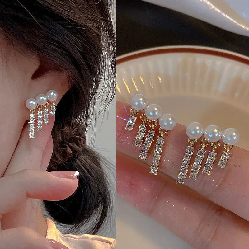 2023 New Classic Elegant Imitation Double Pearl Dangle Earrings For Women Crystal Long