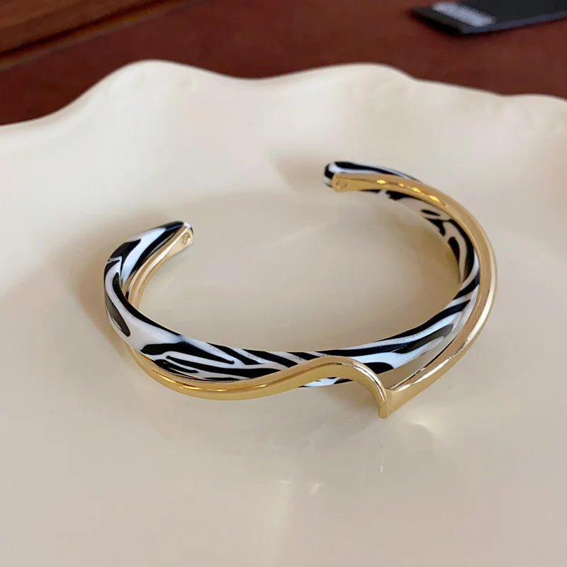 White Acrylic Bracelets Board Bend Metal Bangles Womens Hand Bracelets Geometric C- shaped